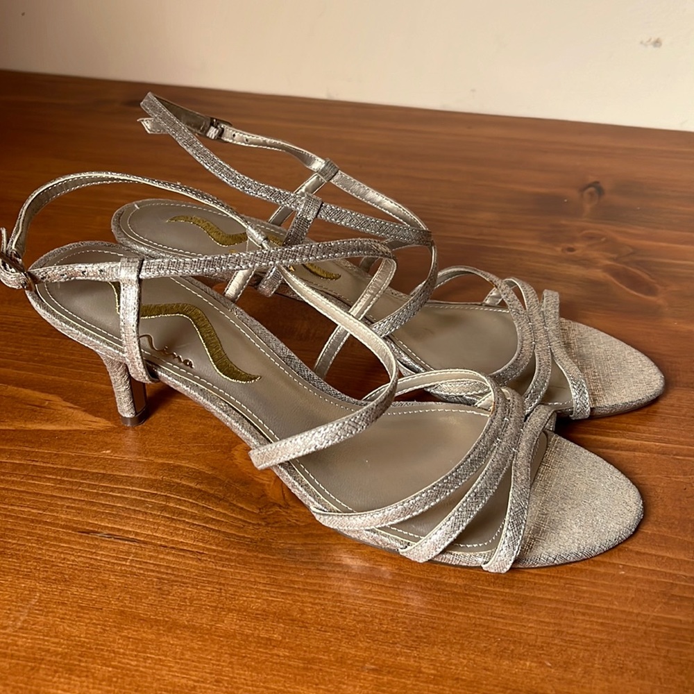 Nina gold glitter heels - size 9 - worn once.